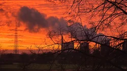 Energetická infrastruktura při západu slunce