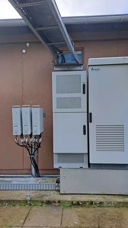 Napájecí a telekomunikační skříně